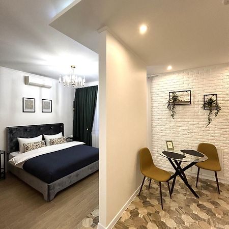 Modern Apartment, 100M To Opera Львов Экстерьер фото
