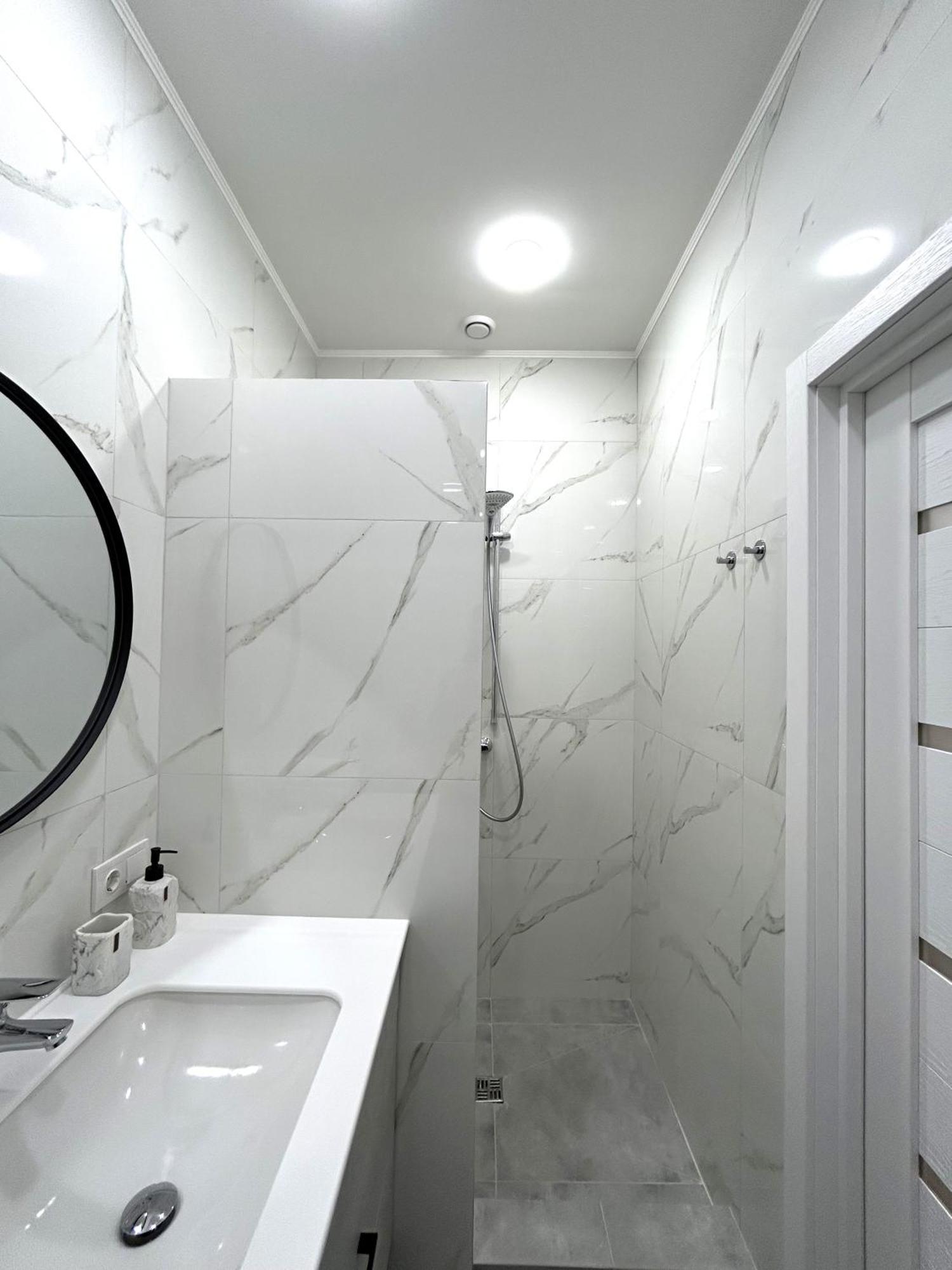 Modern Apartment, 100M To Opera Львов Экстерьер фото