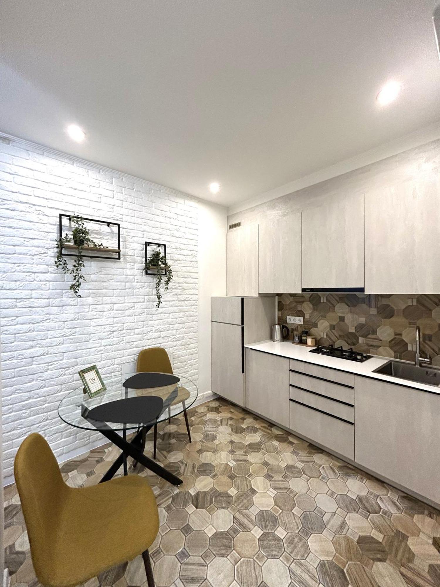 Modern Apartment, 100M To Opera Львов Экстерьер фото