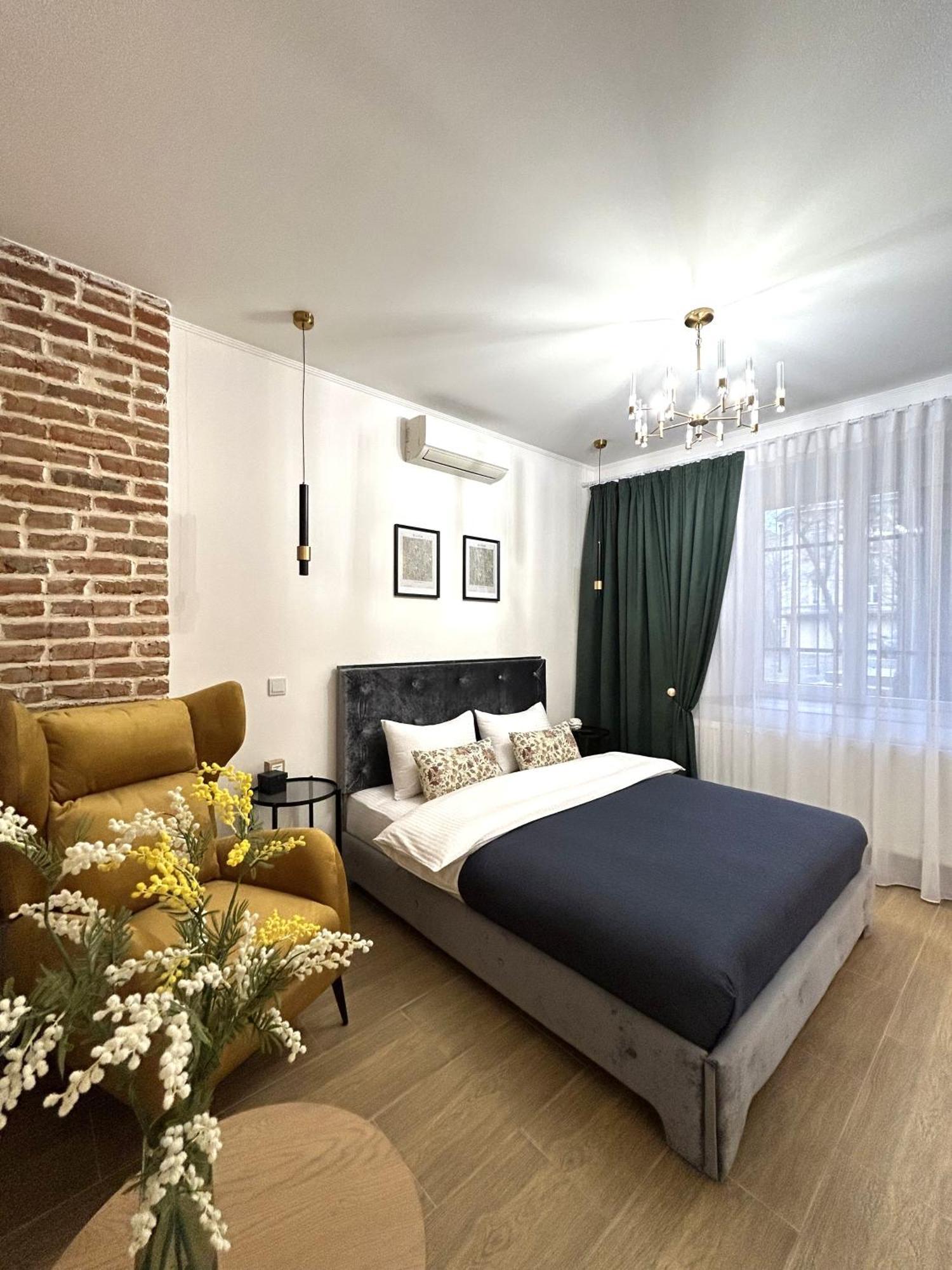 Modern Apartment, 100M To Opera Львов Экстерьер фото
